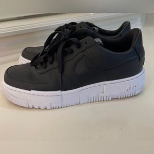 Nike Air Force 1 pixel